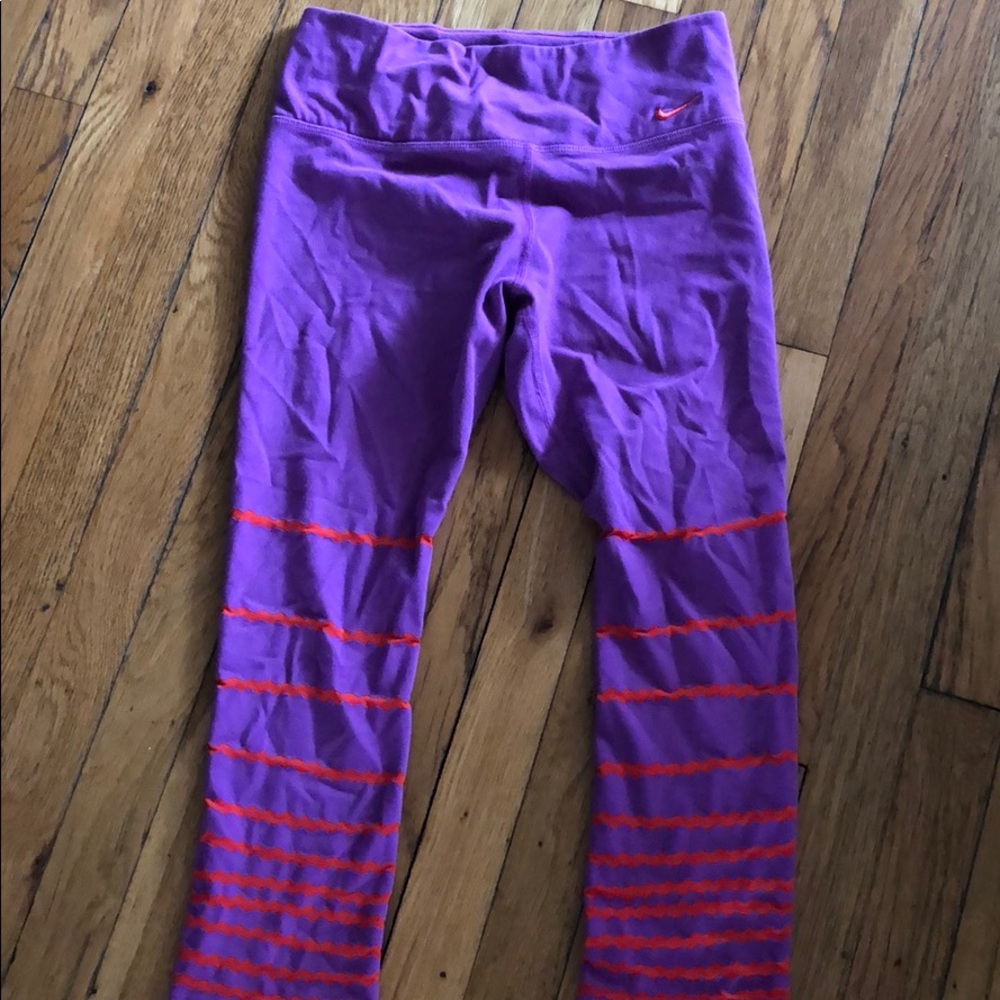 (2 for $10) (3 for $15) Crop Nike leggings